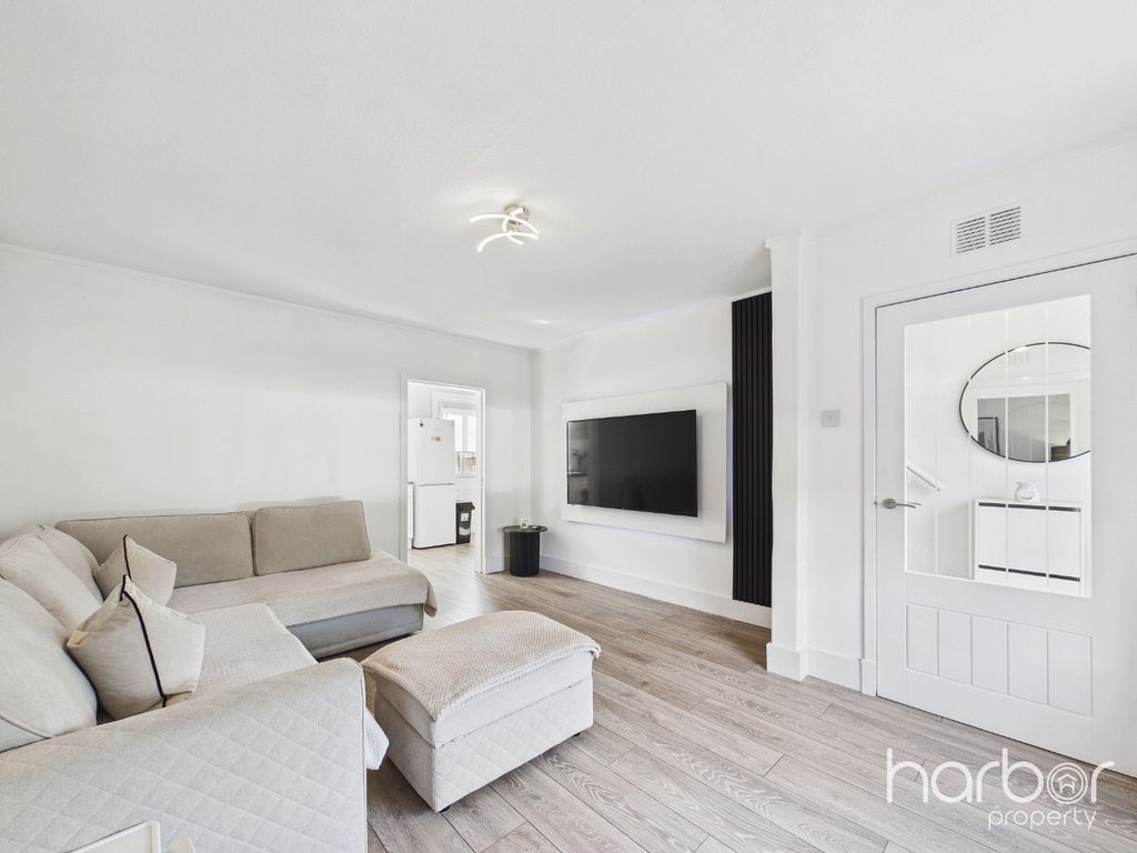 Property photo 2 of 15 5436123