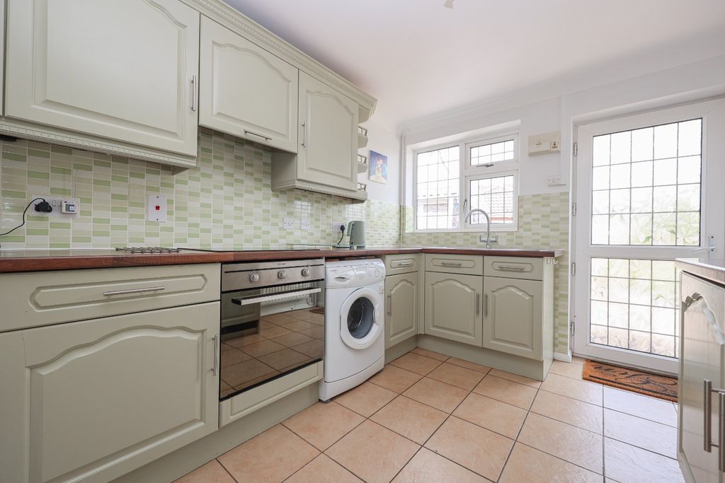 Property photo 2 of 13 5174281