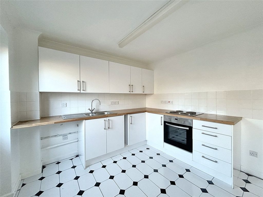 Property photo 3 of 19 Picture No. 06