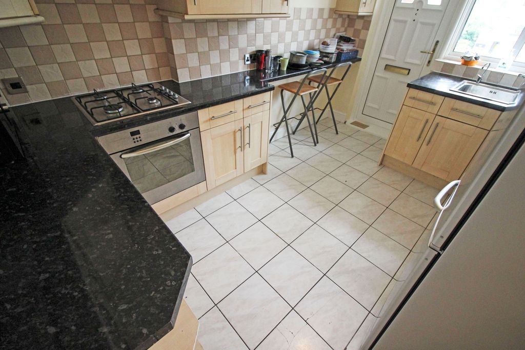 Property photo 2 of 8