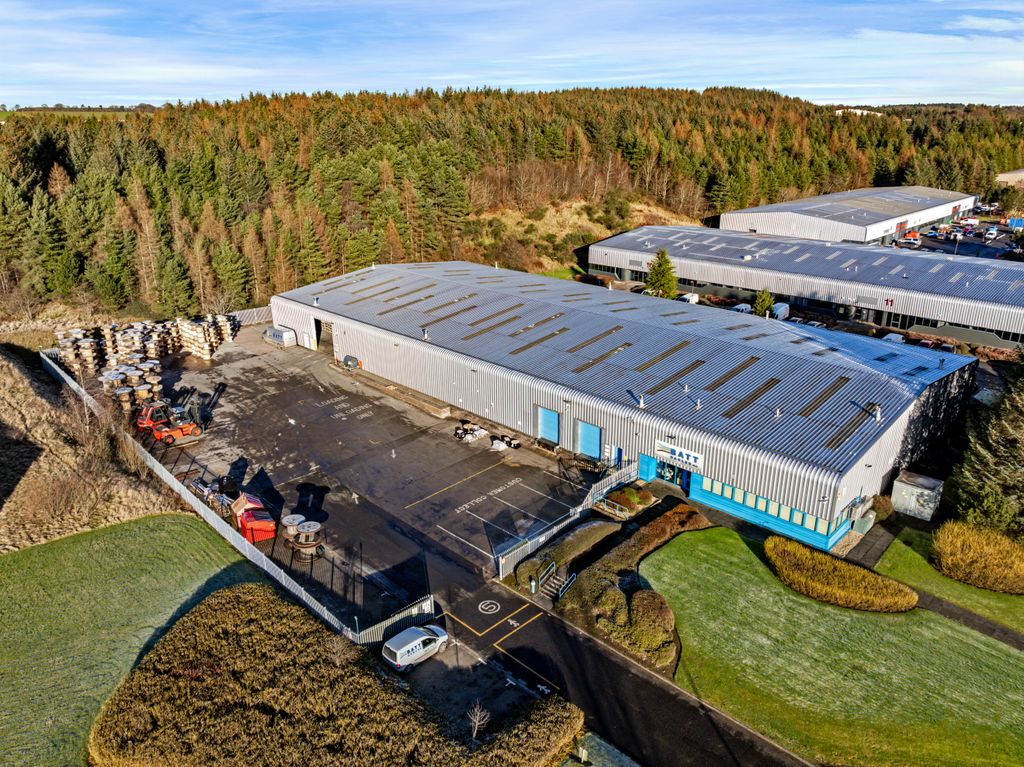 Property photo 1 of 6 1 Chalmers Square Livingston (7 Of 28).Jpg