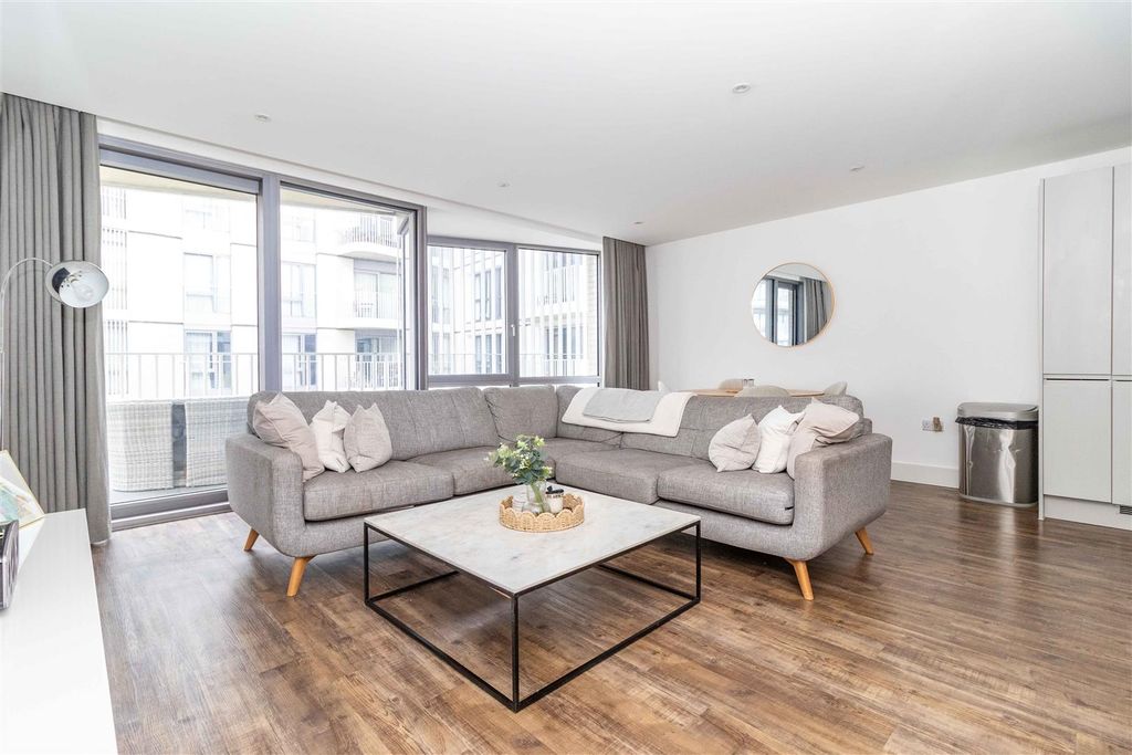 Property photo 3 of 18 Bayside-11.Jpg