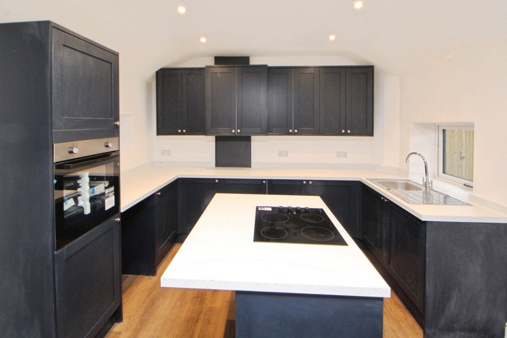 Property photo 2 of 12 Pbox-Img.Jpg