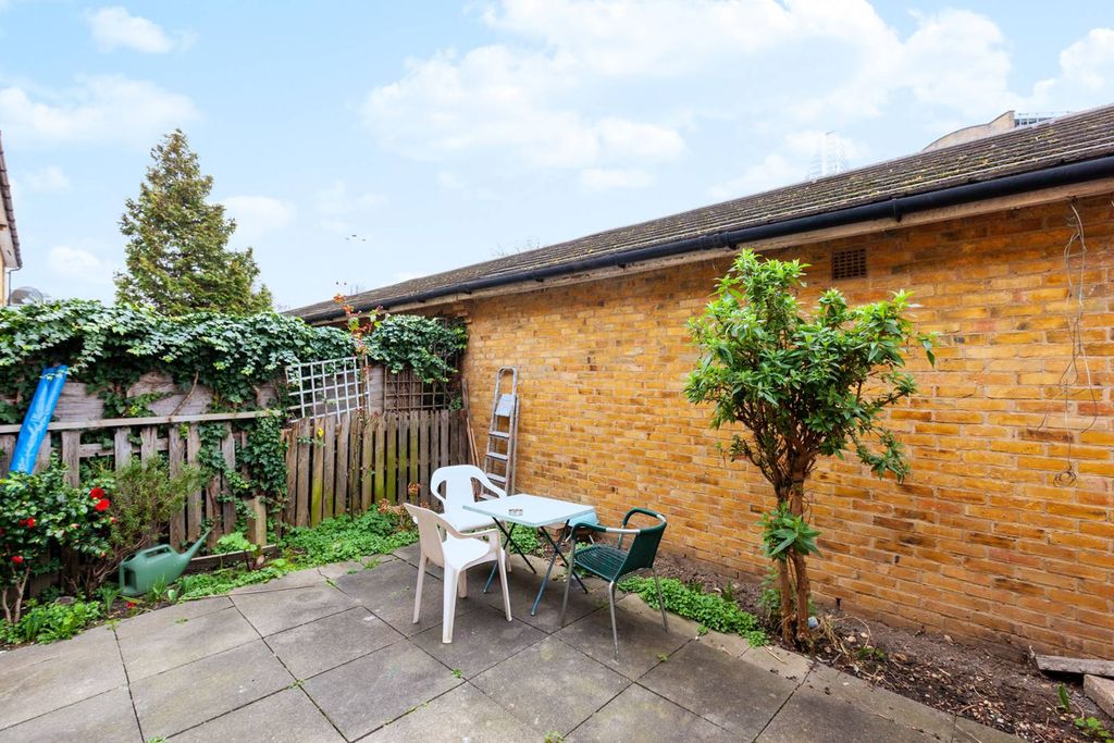 Property photo 2 of 5