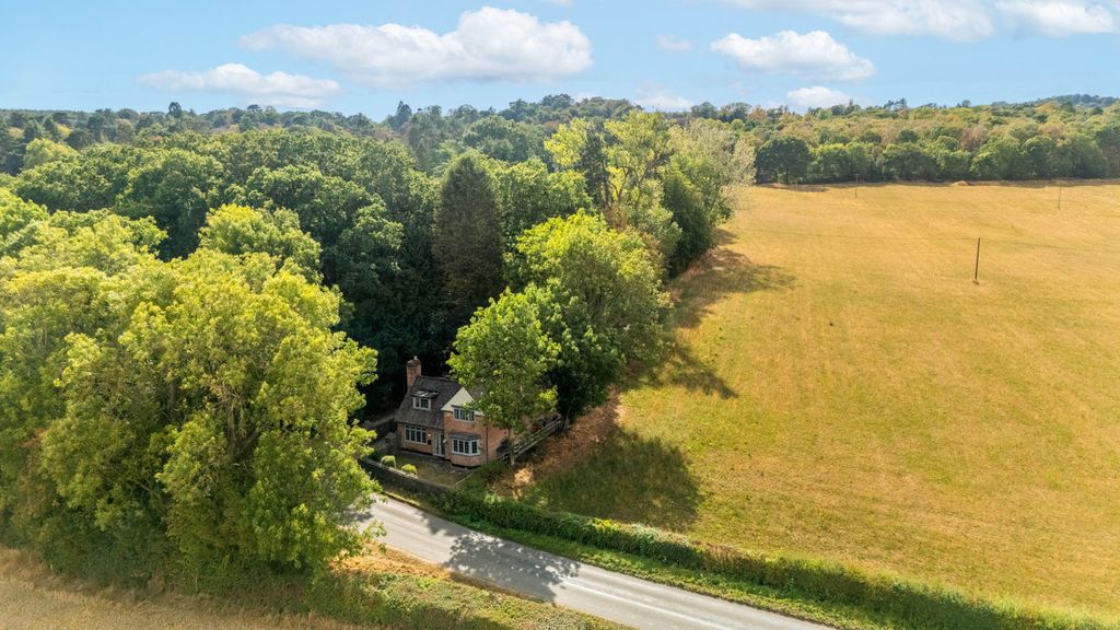 Property photo 3 of 35
