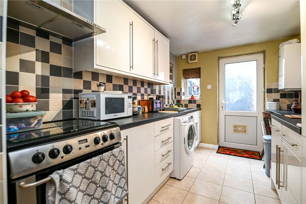 Property photo 2 of 15 Picture No. 04