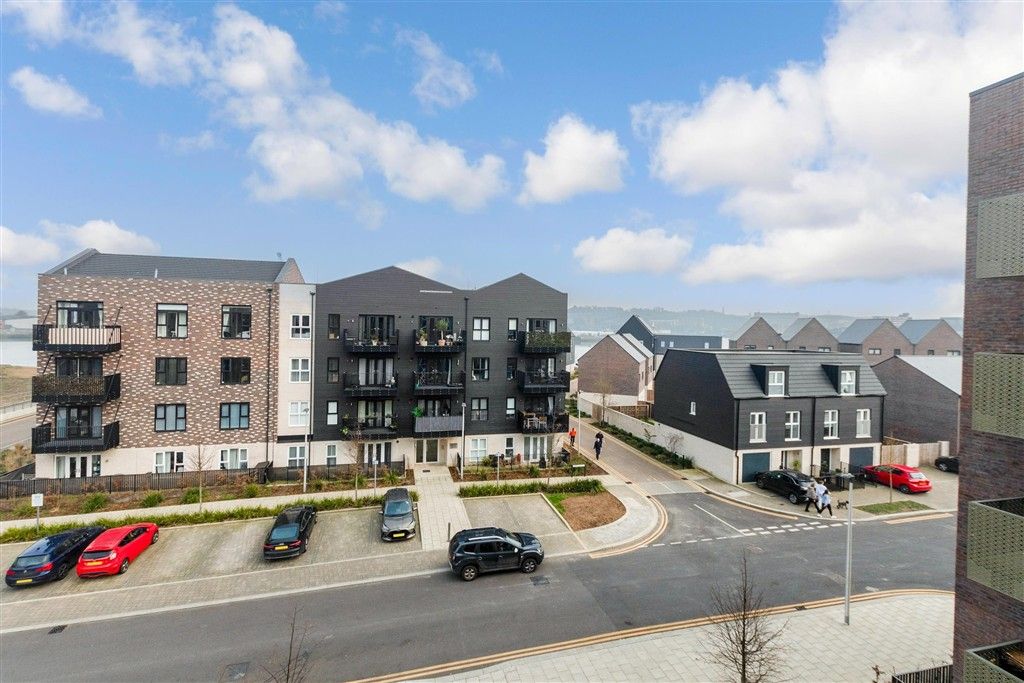 Property photo 1 of 10 Balcony / Terrace