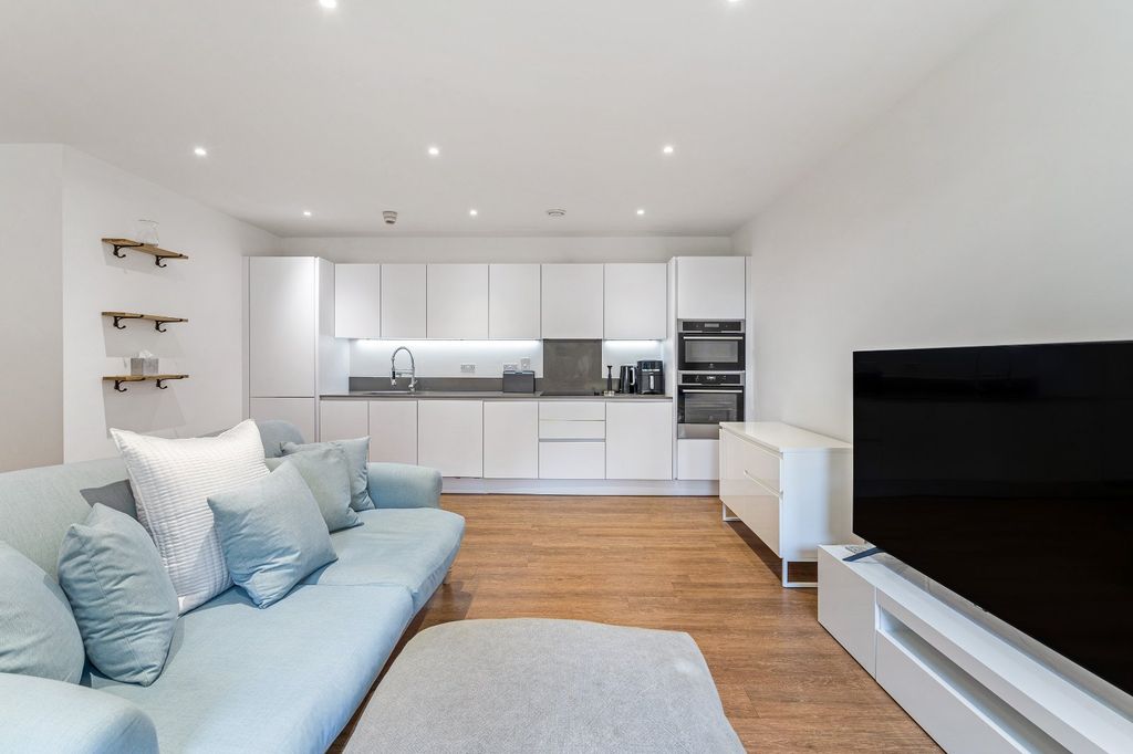 Property photo 1 of 15 Recption