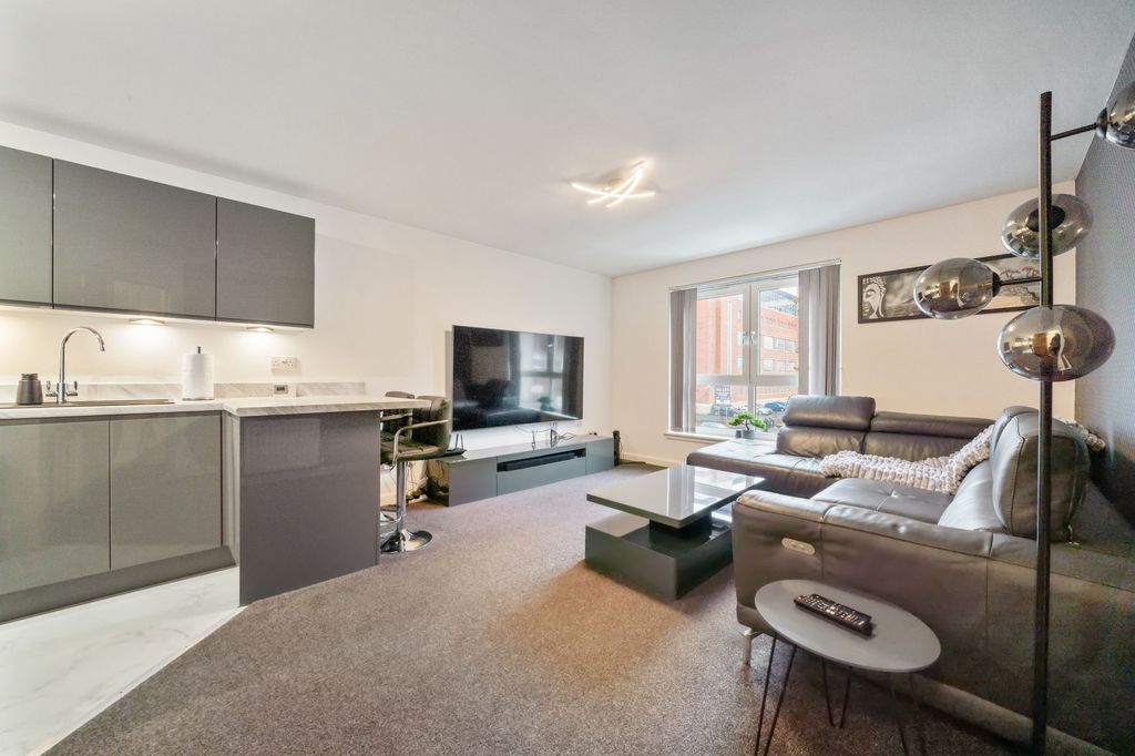 Property photo 3 of 18