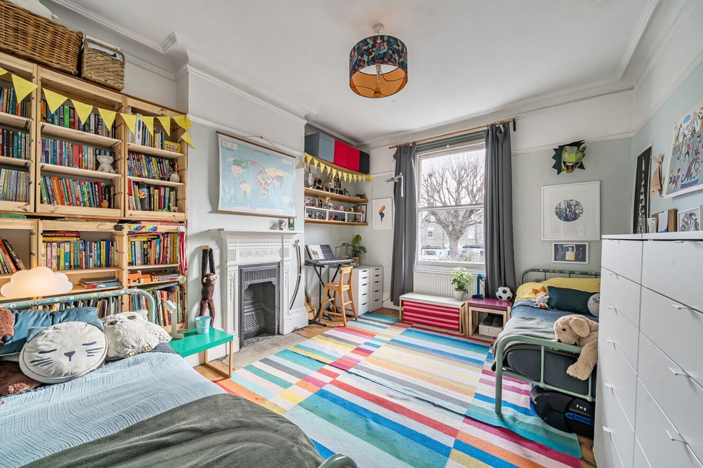 Property photo 3 of 12 1402278-2-697Cb31...