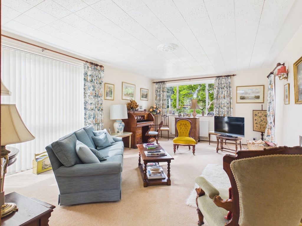 Property photo 3 of 15 Sitting Room
