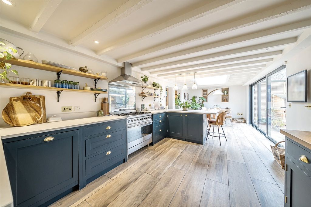 Property photo 2 of 15 Kitchen