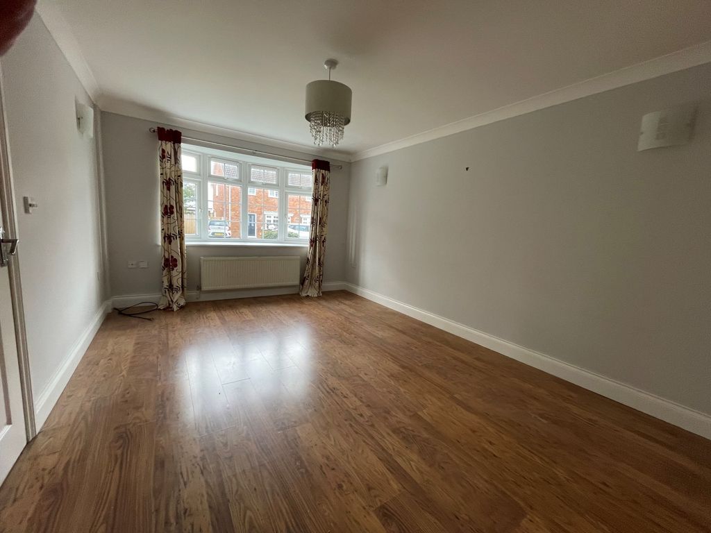 Property photo 2 of 9 Photo 2