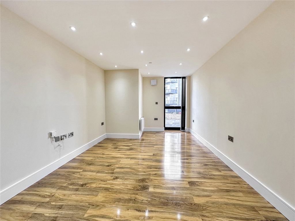 Property photo 3 of 10 Picture No. 20