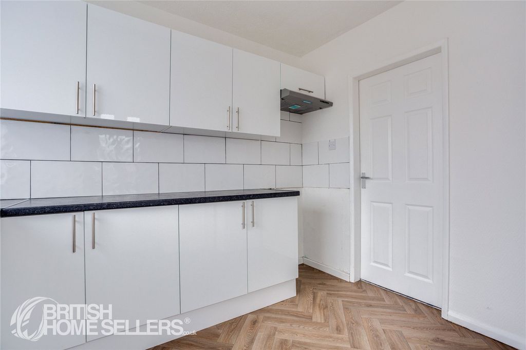 Property photo 2 of 26 Picture No. 21