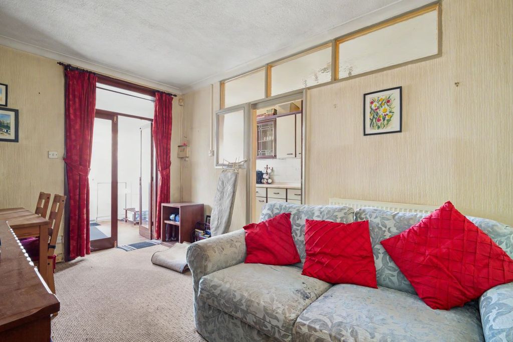 Property photo 2 of 14