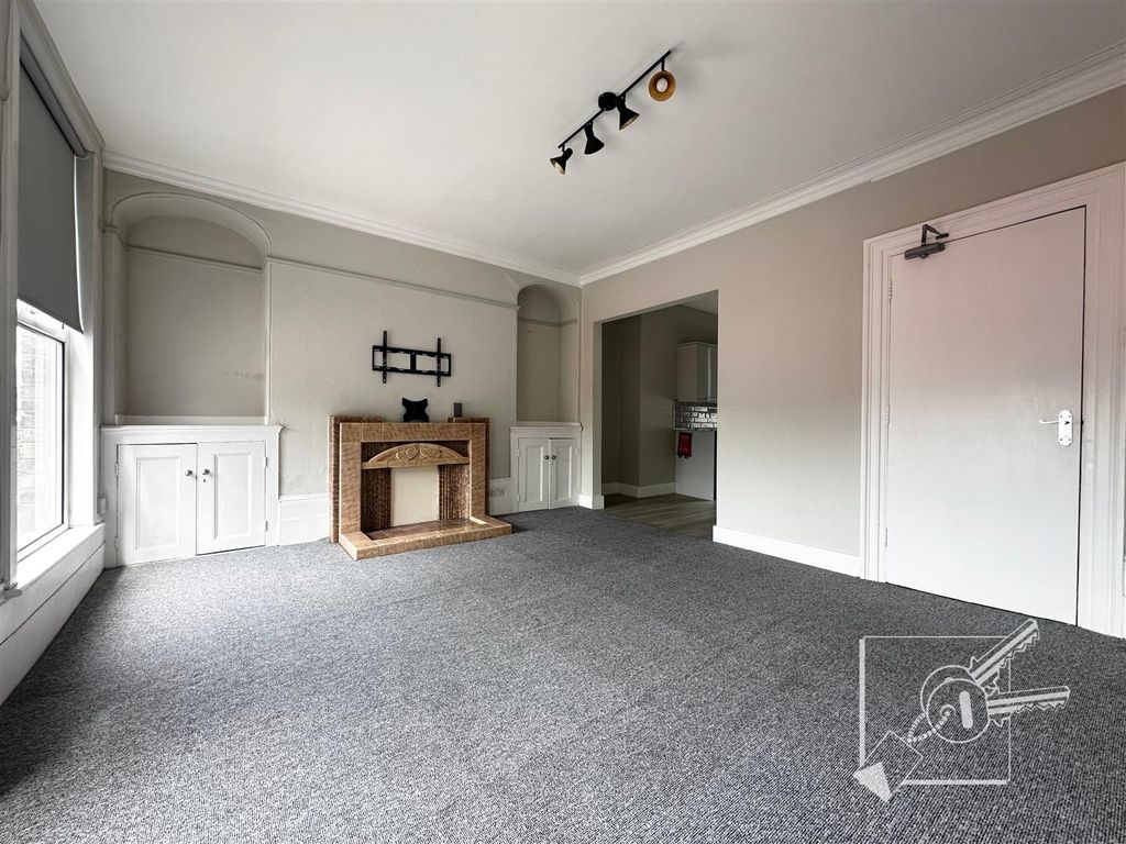 Property photo 3 of 15 Living Room
