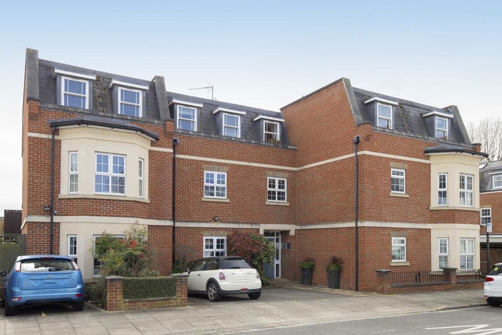 Property photo 1 of 6