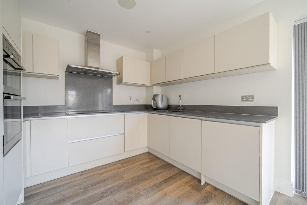 Property photo 3 of 17 Picture No. 32