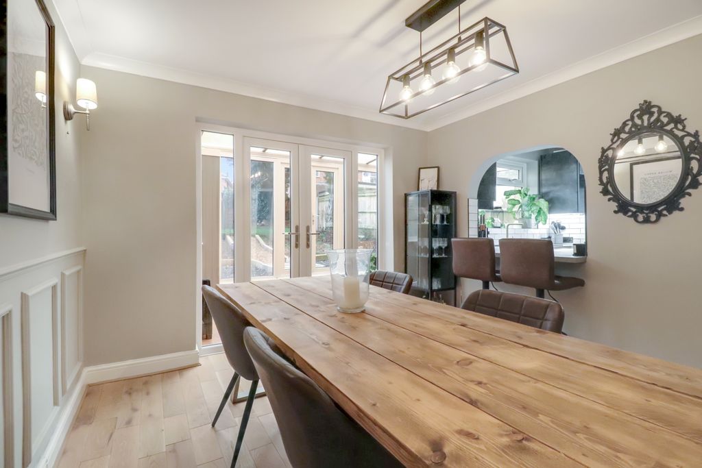 Property photo 3 of 14 Dining Room
