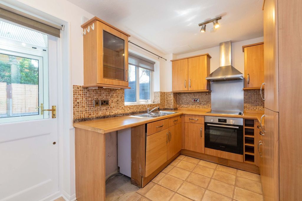 Property photo 3 of 11