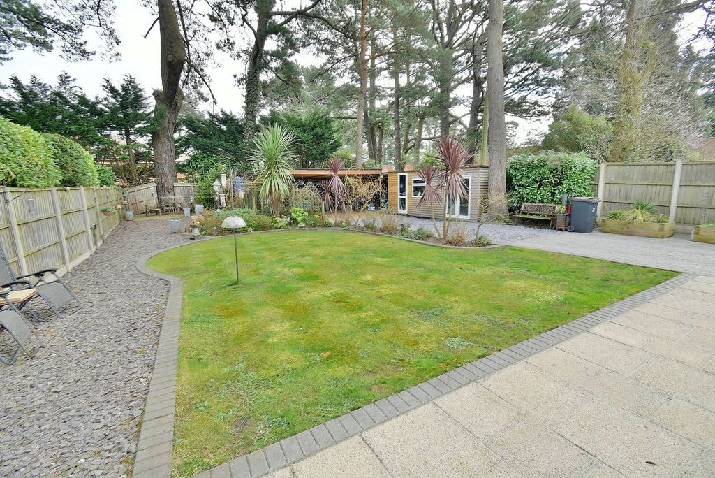 Property photo 3 of 27