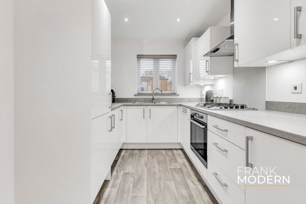 Property photo 3 of 41 Kitchen / Diner