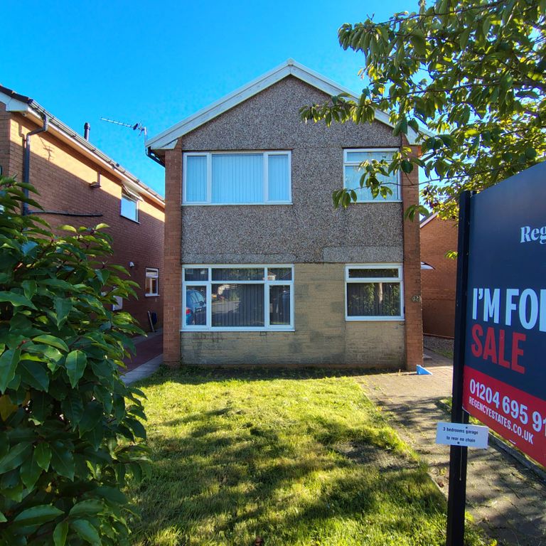 Property photo 1 of 11 Cover