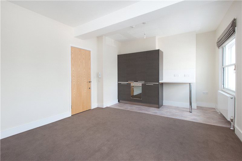 Property photo 3 of 7 Studio Room