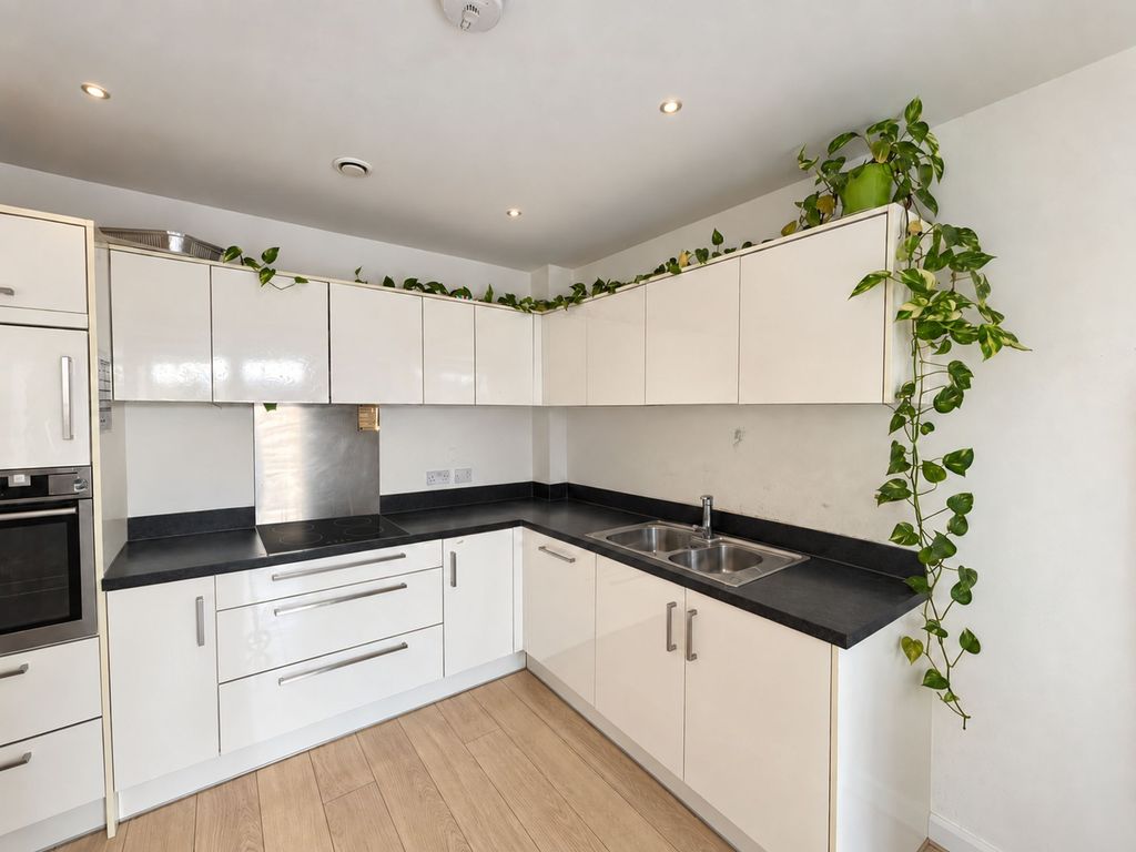 Property photo 1 of 8 42 Brennan House E10