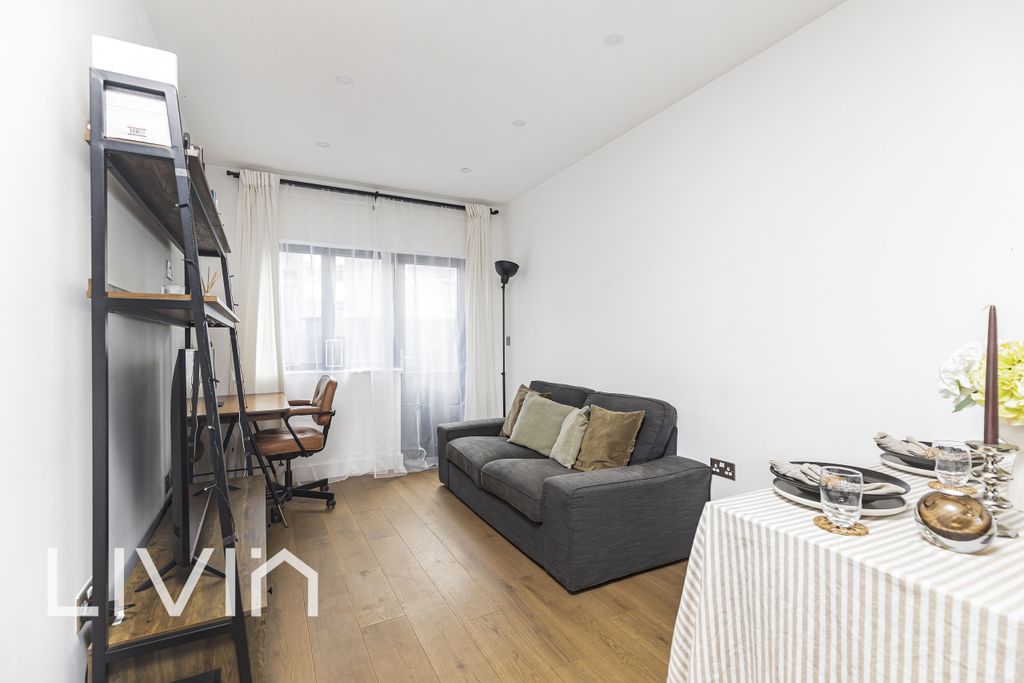 Property photo 3 of 17 025A4880