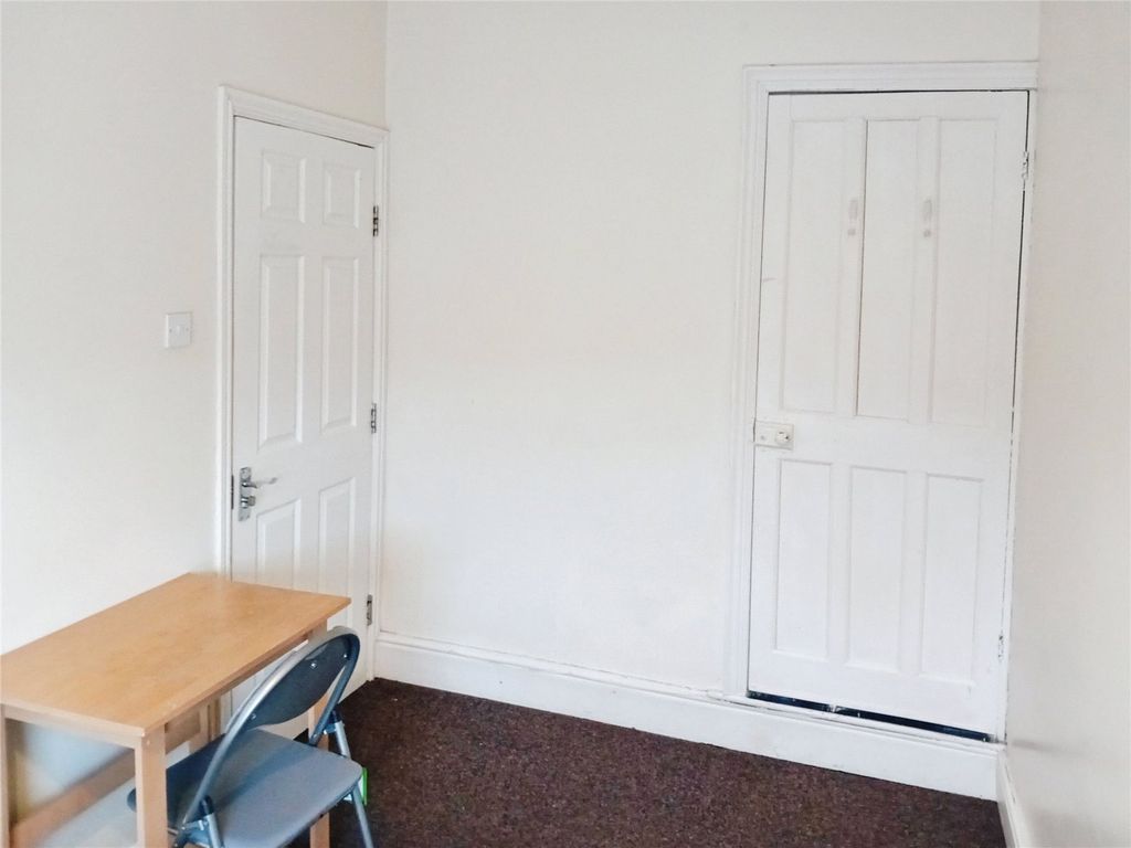 Property photo 3 of 6 Picture No. 16