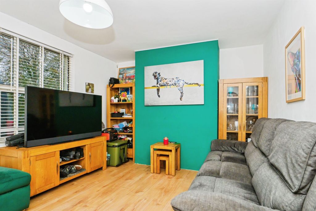 Property photo 2 of 17