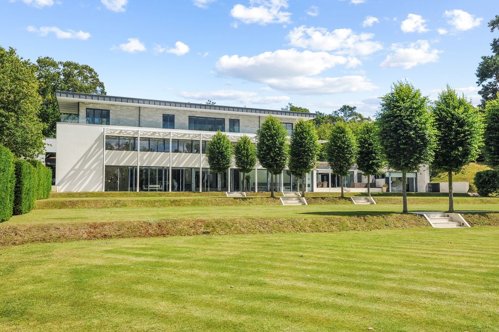 Property photo 1 of 27