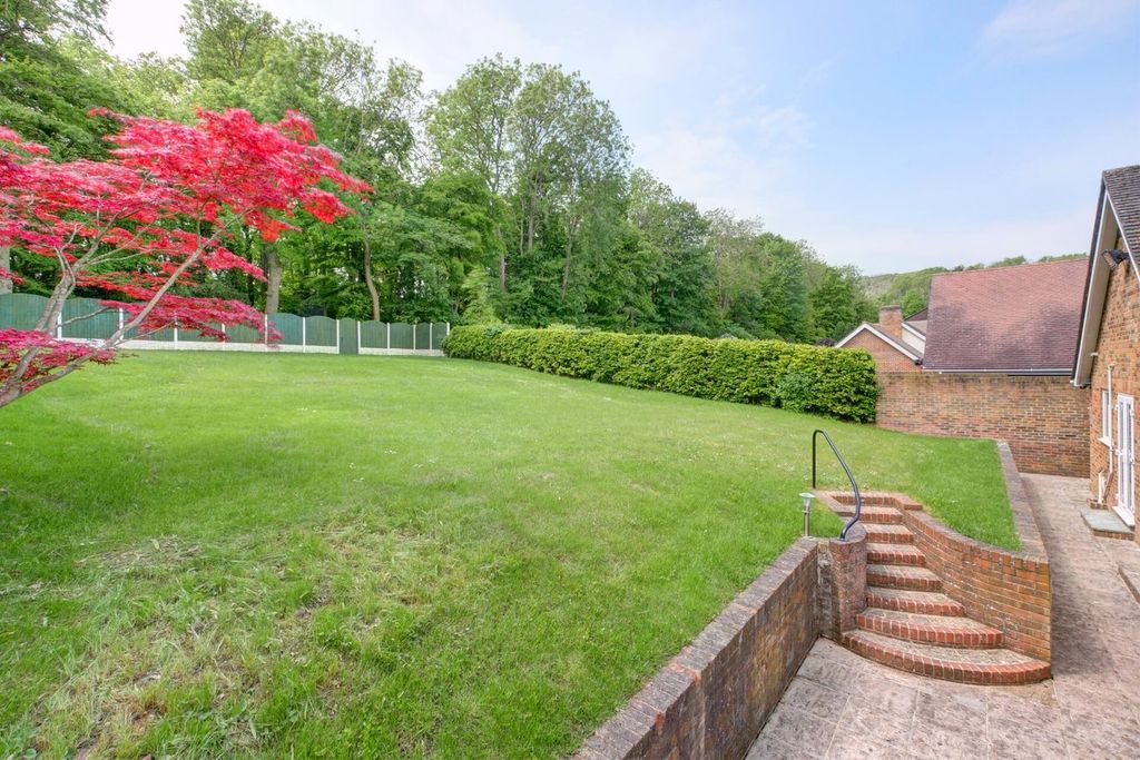 Property photo 2 of 24