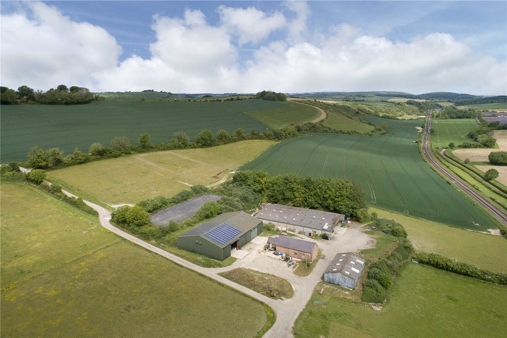 Additional image 4 of 6 bed equestrian for saleHeberdens Farm, Finchdean, Waterlooville, Hampshire PO8