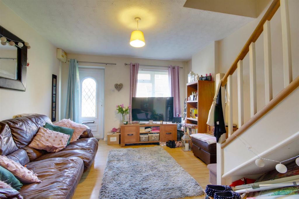 Property photo 2 of 8 Img_2745-Img_2747.Jpg