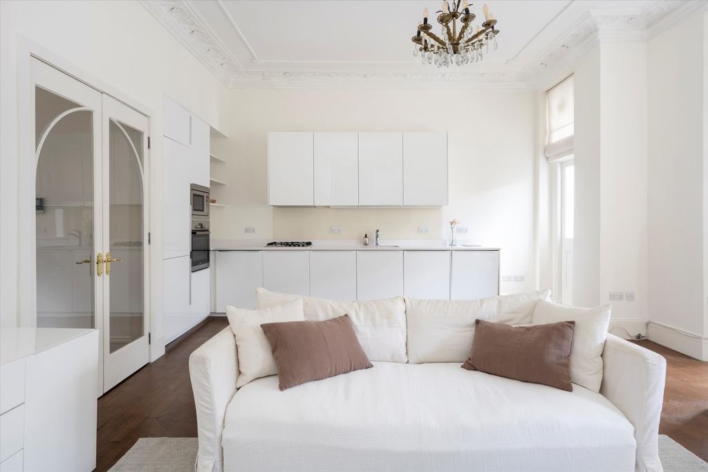 Property photo 3 of 12 Image