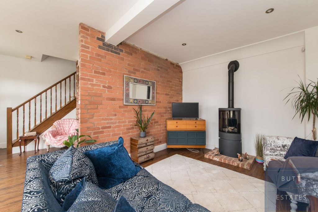 Property photo 2 of 19