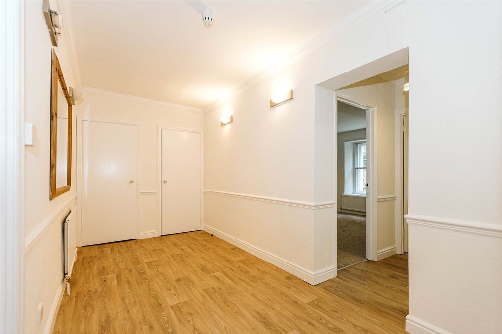 Property photo 2 of 17 Picture No. 13