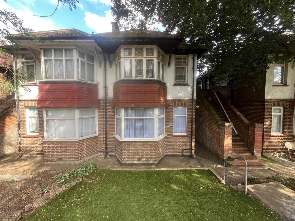 Property photo 1 of 7 External