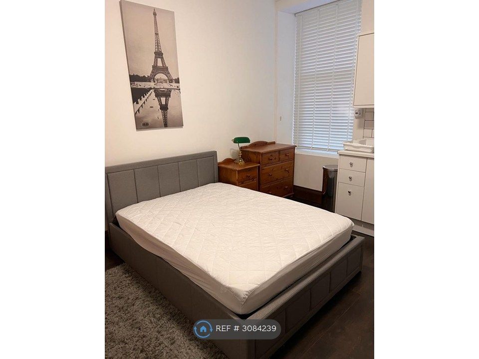Property photo 3 of 9 Double Bed Area