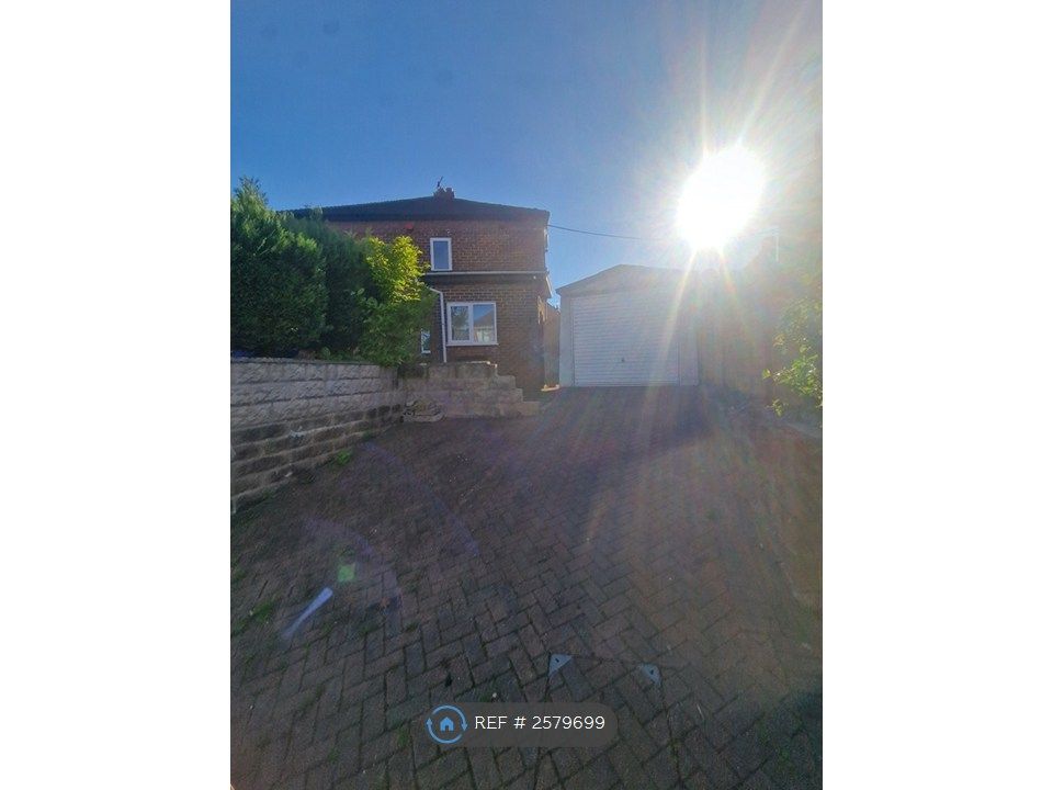 Property photo 1 of 15 Driveway