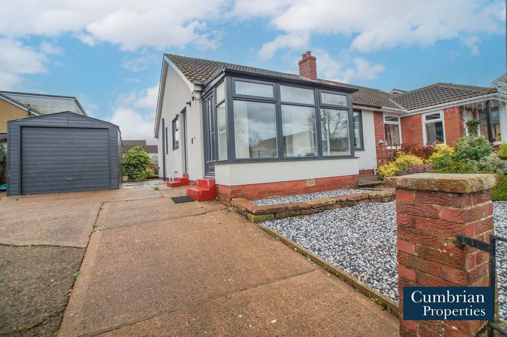 Property photo 1 of 17 Front External