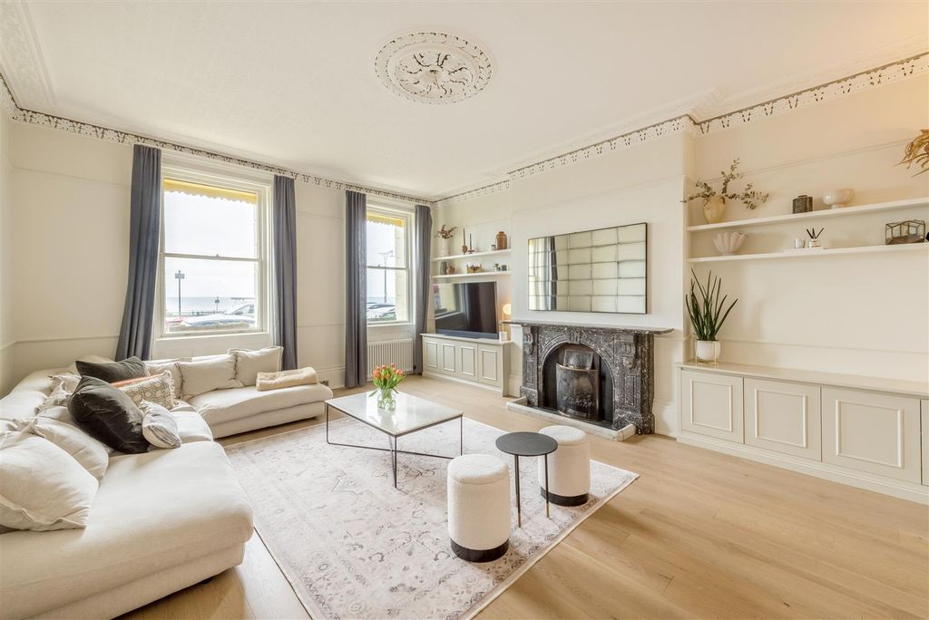 Property photo 2 of 29 Flat 1, 23 Brunswick Terrace-10.Jpg