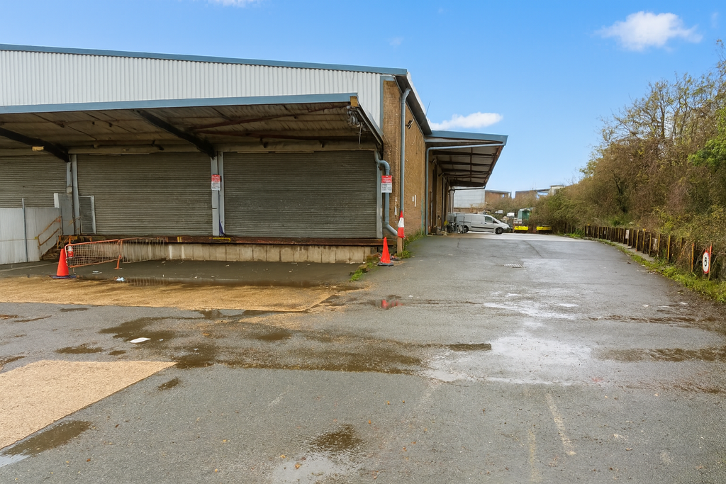 Property photo 1 of 3