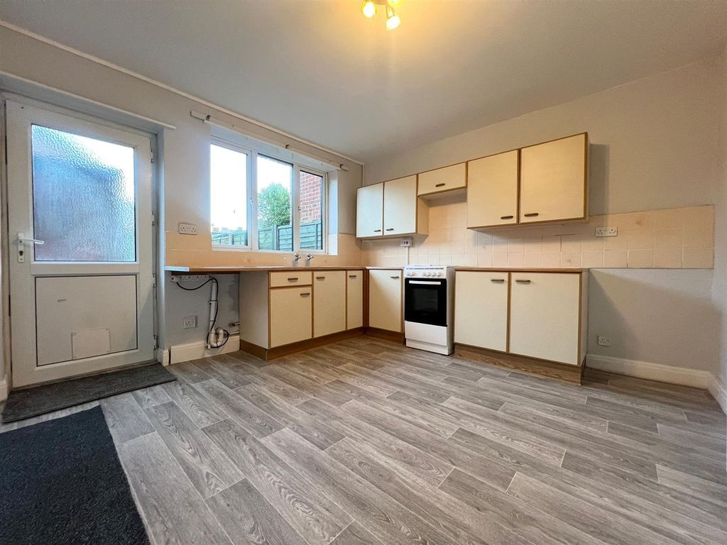 Property photo 3 of 7 Use Kitchen (5).Jpg