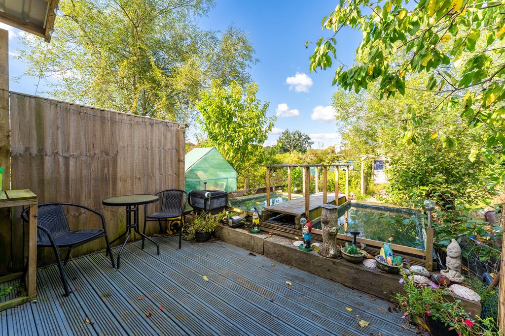 Property photo 2 of 39