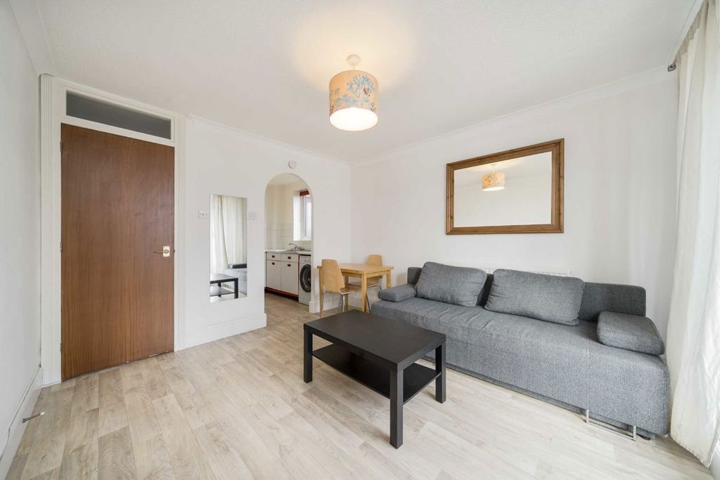 Property photo 3 of 5