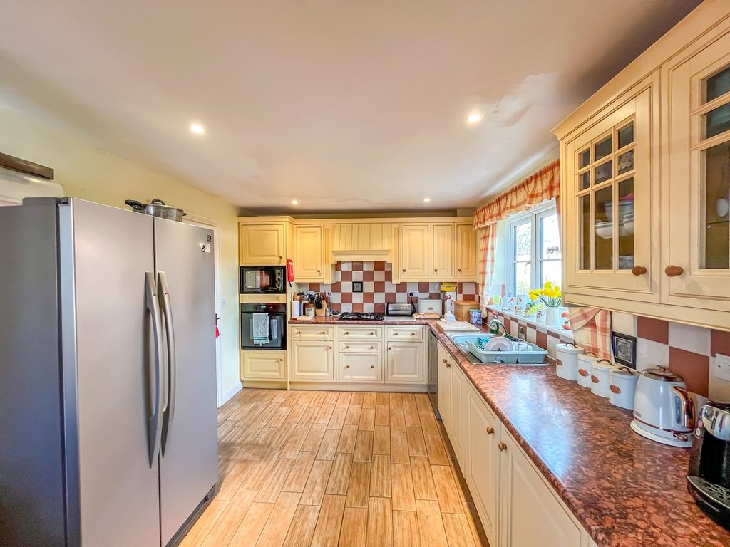 Property photo 3 of 21